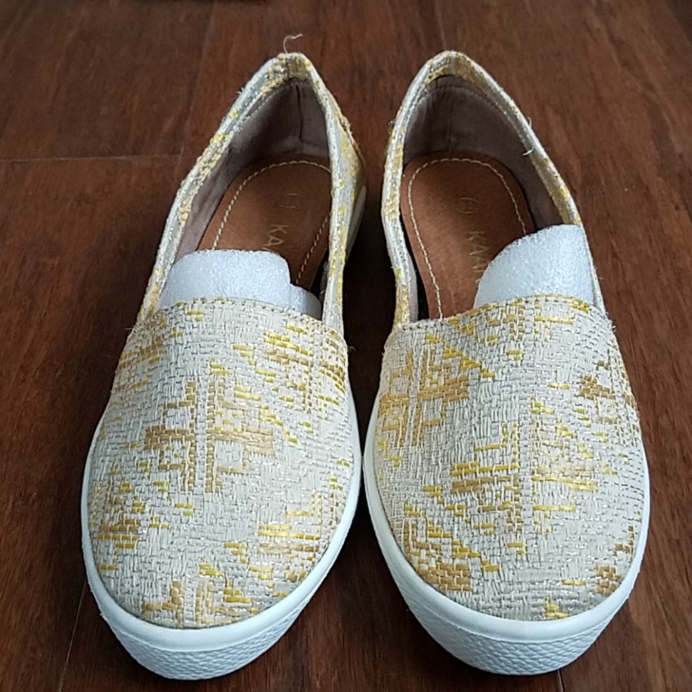 Kaanas Manila Sneaker size 36 in box